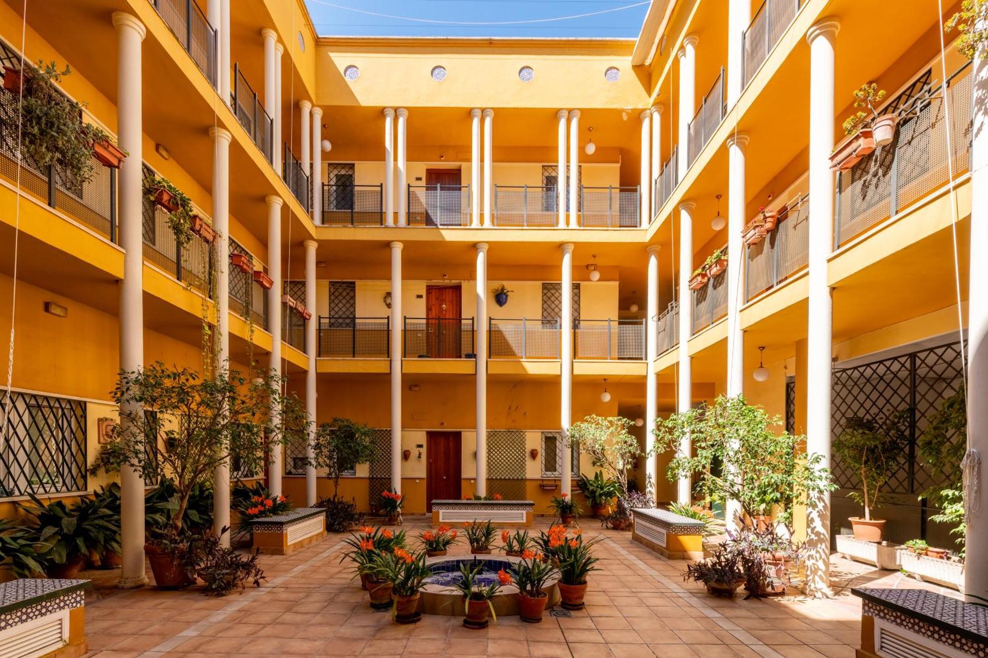 San Vicente-Museo Apartamento Севиля Екстериор снимка