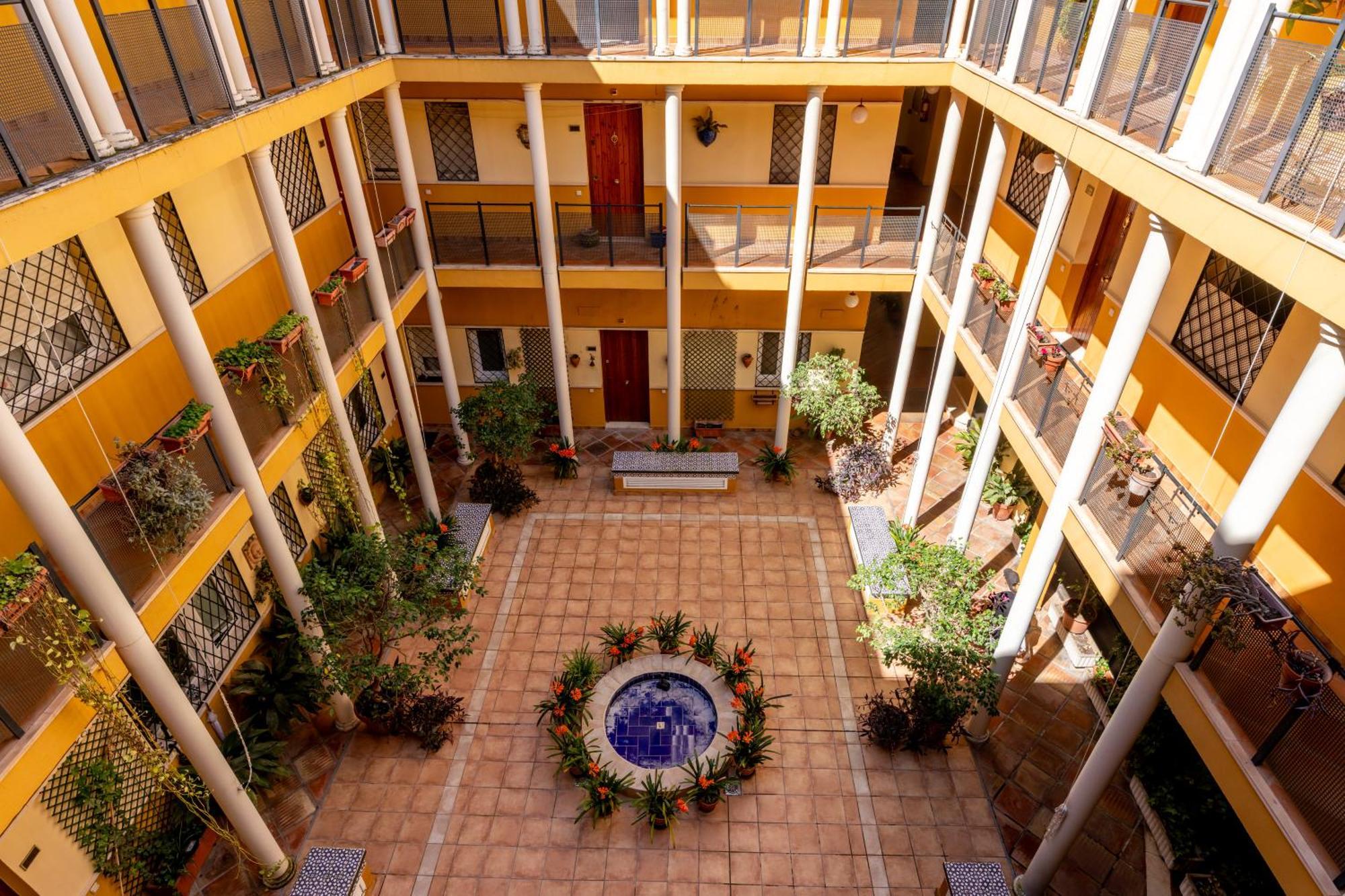 San Vicente-Museo Apartamento Севиля Екстериор снимка
