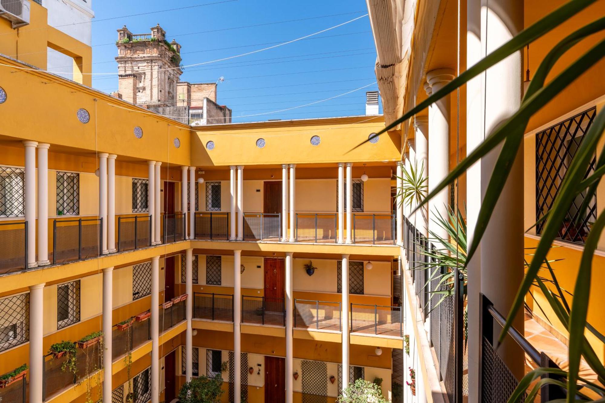 San Vicente-Museo Apartamento Севиля Екстериор снимка