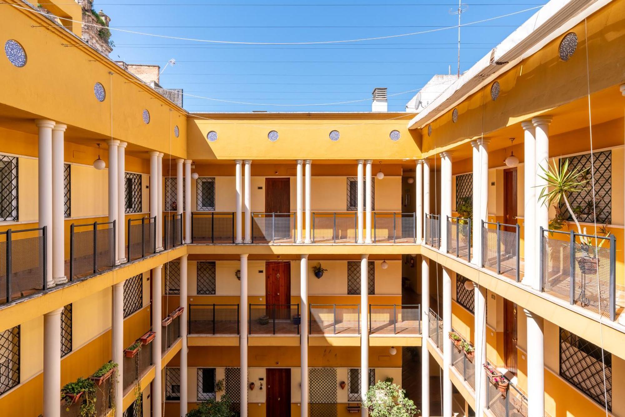 San Vicente-Museo Apartamento Севиля Екстериор снимка