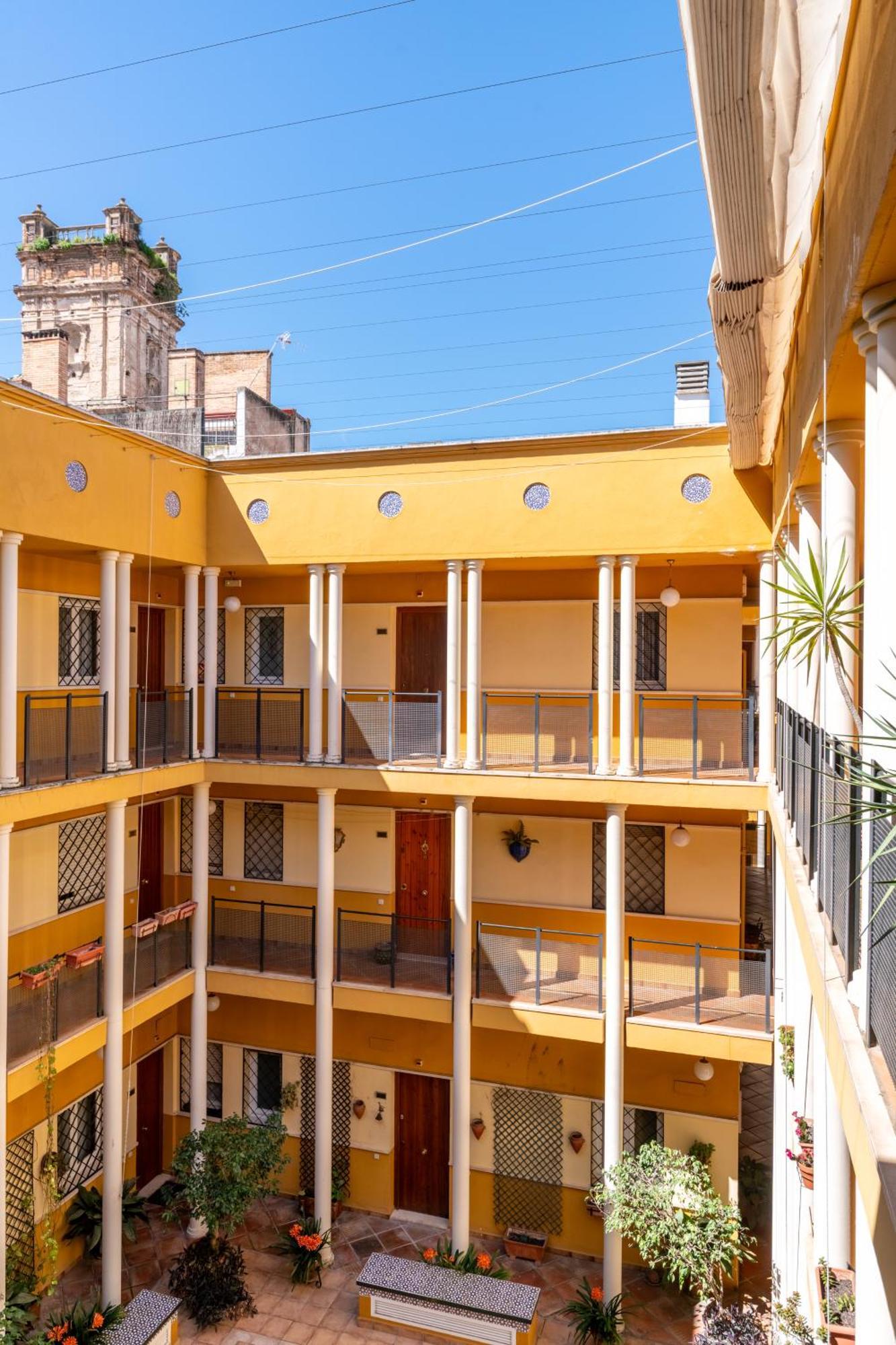 San Vicente-Museo Apartamento Севиля Екстериор снимка